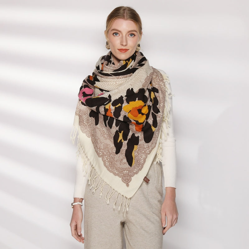 Ravishing Rosettes Woollen Shawl